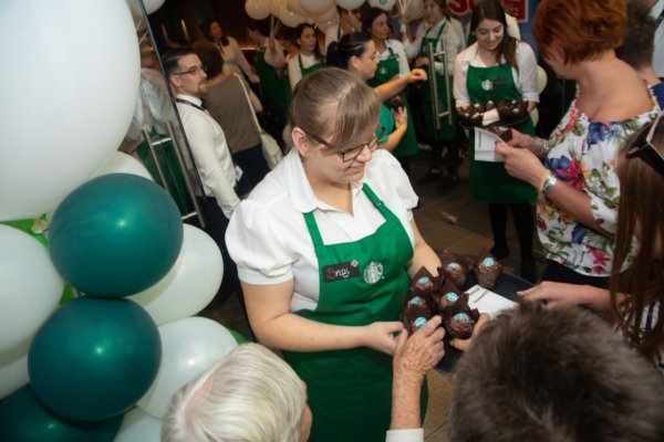 Starbucks-Debrecen-Fórum-nyitás6